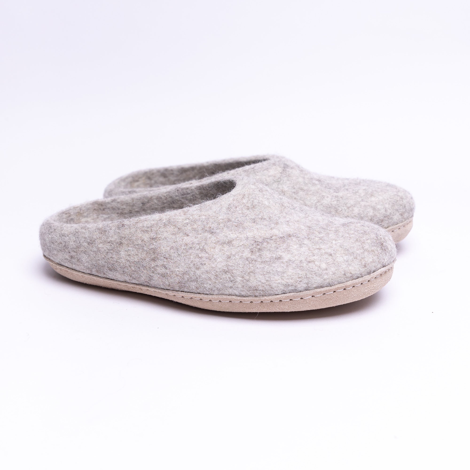 Marbled Tan Wool Felt Slippers - Kuuma Shoes