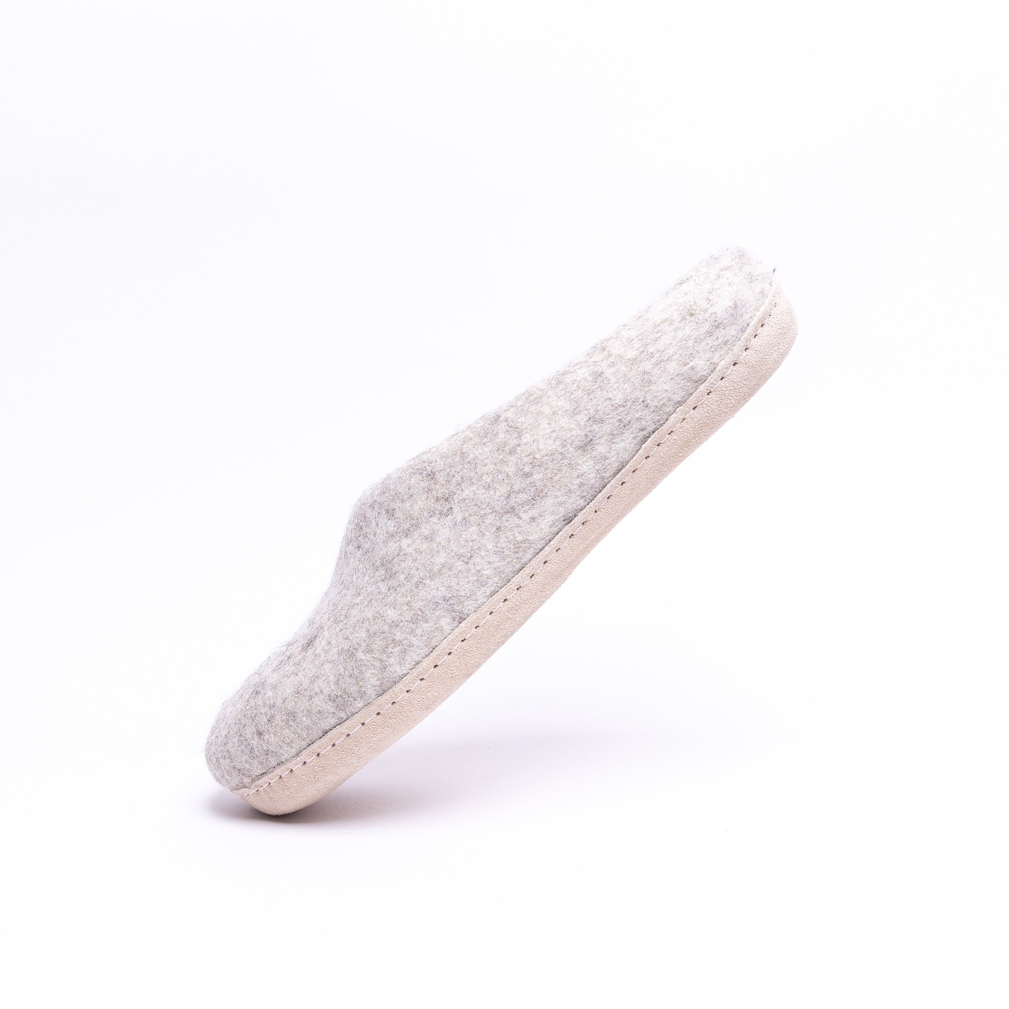 Marbled Tan Wool Felt Slippers - Kuuma Shoes