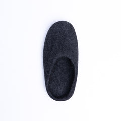 Top view of graphite felted wool slipper - Kuuma Shoes