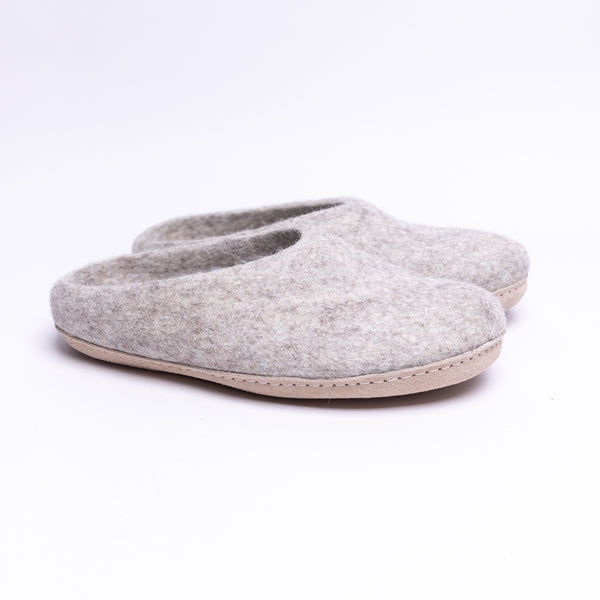 Marbled Tan Wool Felt Slippers - Kuuma Shoes
