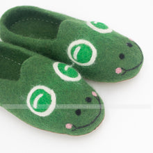 Load image into Gallery viewer, Green Frog Shoe
