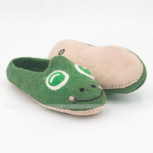 Load image into Gallery viewer, Green Frog Shoe
